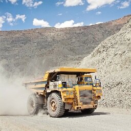A dynamic team that offers specialized global mining recruitment services.
Équipe dynamique offrant des services de recrutement pour le domaine des mines.