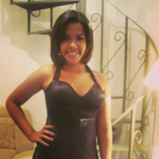 Sabe o que é lindo?   É saber que em meio a tantas guerras,lutas, e tristezas, existe um Pai me protegendo e me guardando de todo o mal. (8)