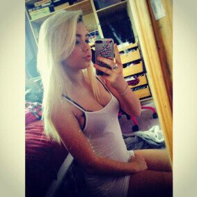 love waterpolo and just an ordinary blonde surfer girl. Believe in yourself because if you don't no one else will believe in you ☺♥x