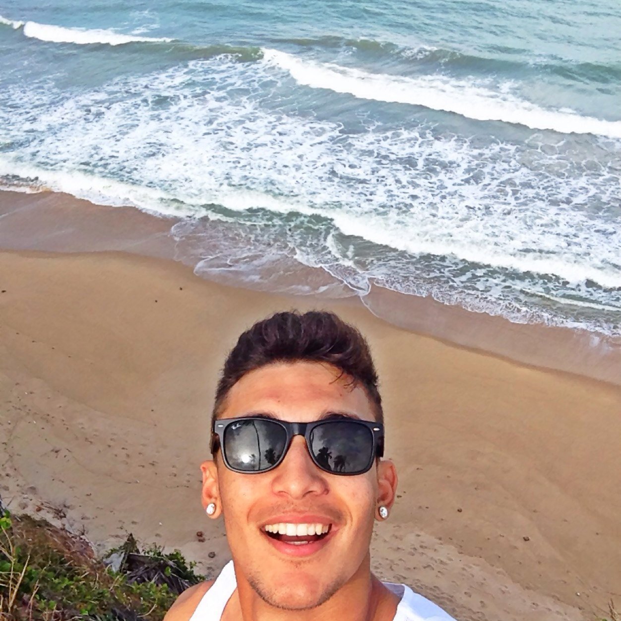 Passionate about football, living a childhood dream, Paraiba proudly Athlete Football in company Santos FC