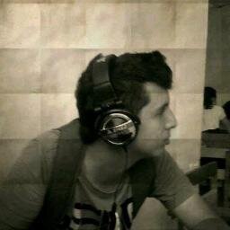amante de la musica electronica, futbol ,beisbol ,estudiante de ingeniería industrial   SIGUEME Y TE SIGO