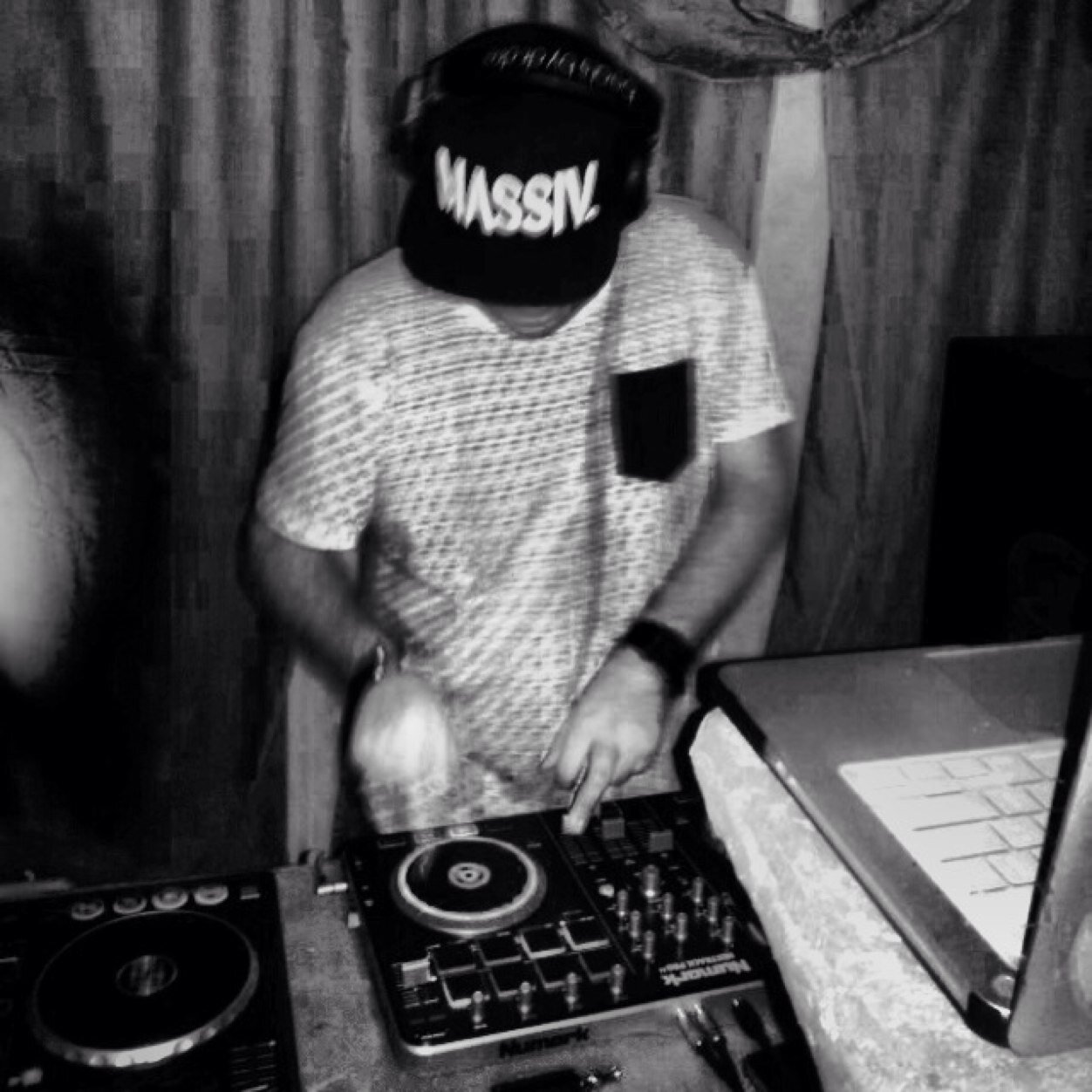 SpikesnSkulls's profile picture. 