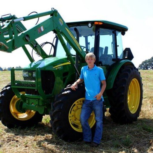 adamfloyd1996's profile picture. 17, volunteer fireman, farmhand at Cabe farms.