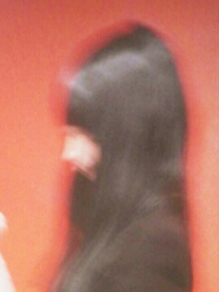 ^--^