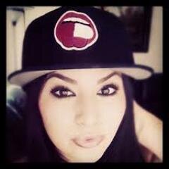 Im Andrea Im 20 years old I love workingout, #fitness #cardio #weightlifting follow my other account @Love4pitbull #TEAMFOLLOWBACK #KatieFollowTrain #TeamKatie