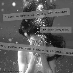 ''Si la gente te rechaza por ser diferente, siéntete agradecido de no ser como ellos.''