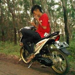 Jangan hanya menghindari yang tidak mungkin. Dengan mencoba sesuatu yang tidak mungkin,Kita akan bisa mencapai yang terbaik dari yang mungkin Kita capai.