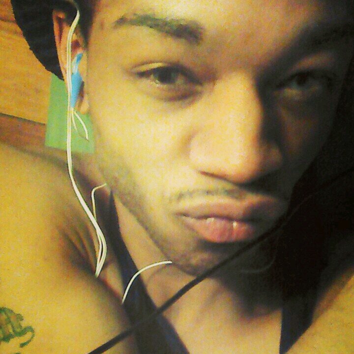 aspiring writer/poet.... #teamnikkas# #teamfreak# #team verz# #teamtaurus# #teamhiphop#