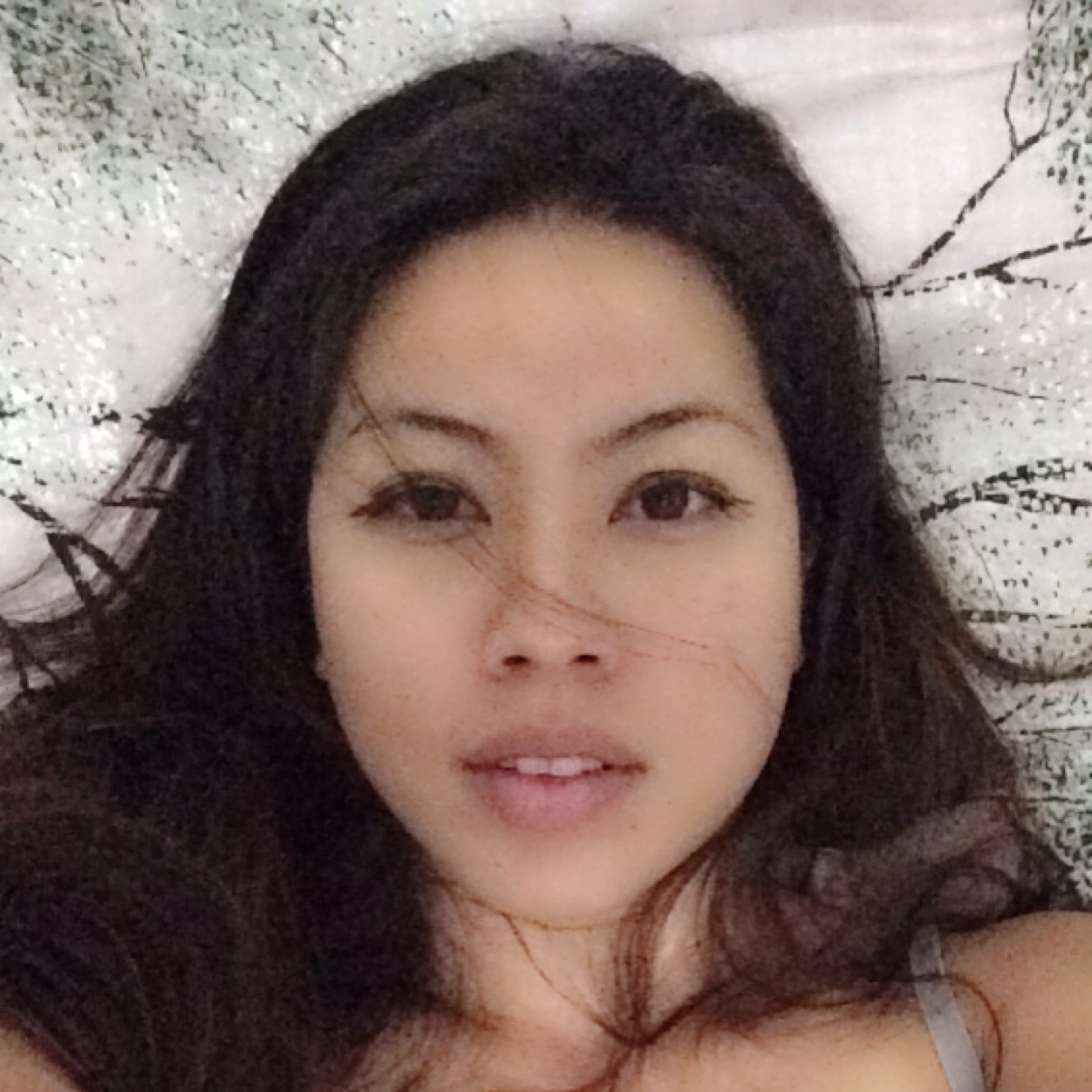 mausiD's profile picture. Be more splendid, more extraordinary. Use every moment to fill yourself up.