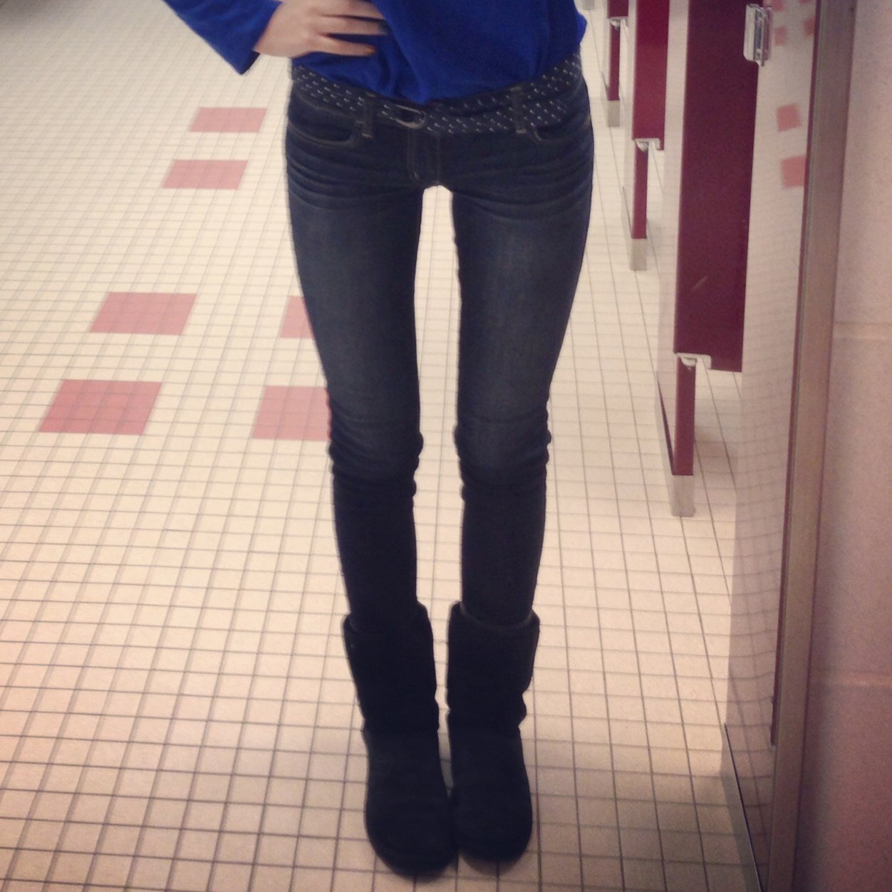 18 years old. America. Eating Disordered for 4 years. Self harmer for 5 years. Hopefully on the road to recovery..