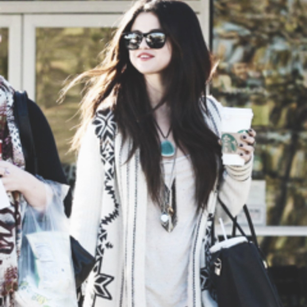 Vote for @ddlovato #femaleartist #pca