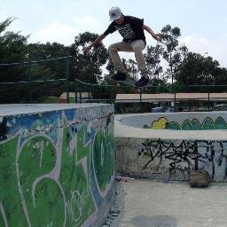 pues bueno, me gusta patinar, divertir a la gente y escuchar un poco de rock, indie, rap etc... siganme... si quieren, si no .l. hahaha xD