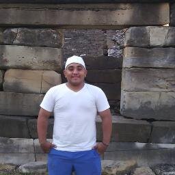 estudio ingenieria m gusta el fut-bol y me agrada reir y pasarla chido :)