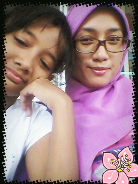 RieskaSonda's profile picture. I'm a happy working mom. I love baking but only for my own pleasure..