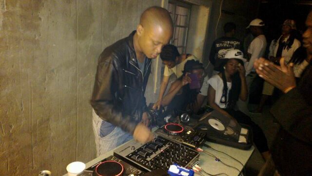 House&hip hop DJ|2013 VAAL FINEST 2nd plce winner|event organiser|booking:0719731725email:byblosdj@gmail.com |djbyblos.phillipthinane/Facebook.com|VERSAL♬♥