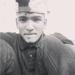 Socializen no muerdo 3  
en IG:kevo_swagger
kik:kevo_360