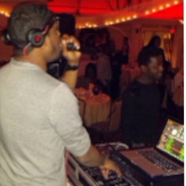 DJ| Entertainer|Event planner .... check out my mixs  https://t.co/6hIQsZTPEM booking info-BOOKDJDUTCHIE@GMAIL.COM