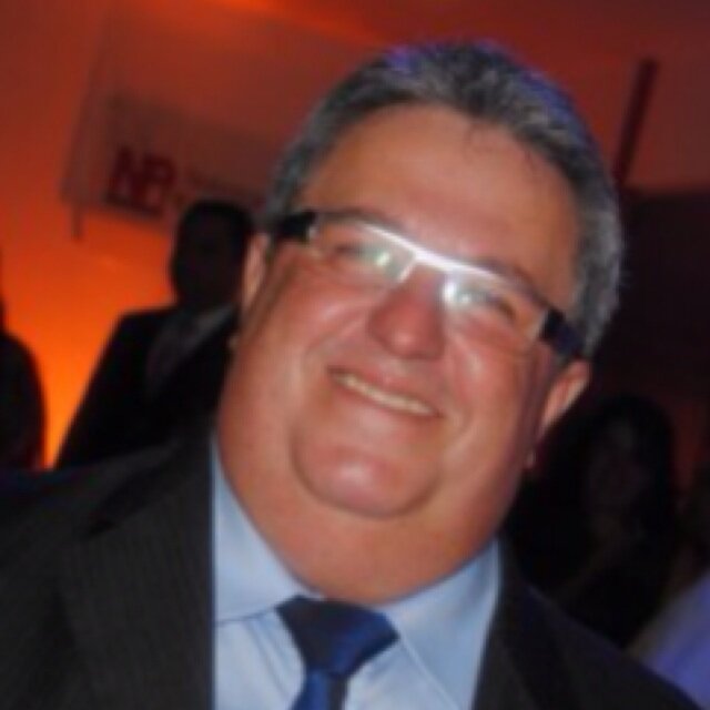 Advocacia, vinho, gastronomia, companheirismo, finanças corporativa, informática, filosofia, esportes etc