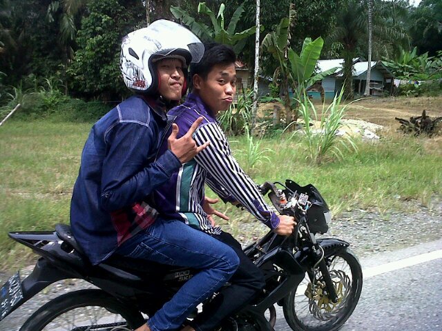 Gue org nYa Biasa ajha,jombLo jelas nya...(Satu lagi ne invit ya pin: 26A65451 )pengen cari pacar :D