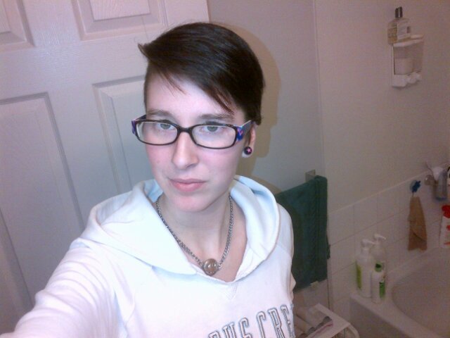 I'm bisexual more lesbian though................. Fucking deal with it I don't judge you so why judge me?