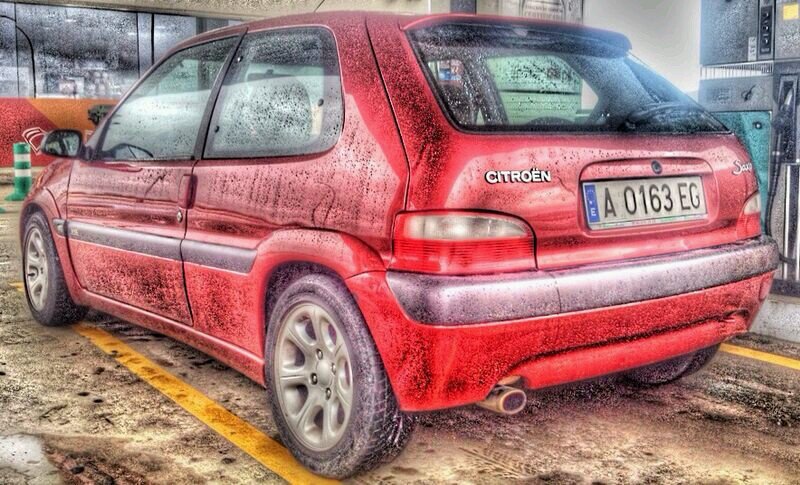 Las rectas son para grandes coches. .. las curvas para grandes pilotos.