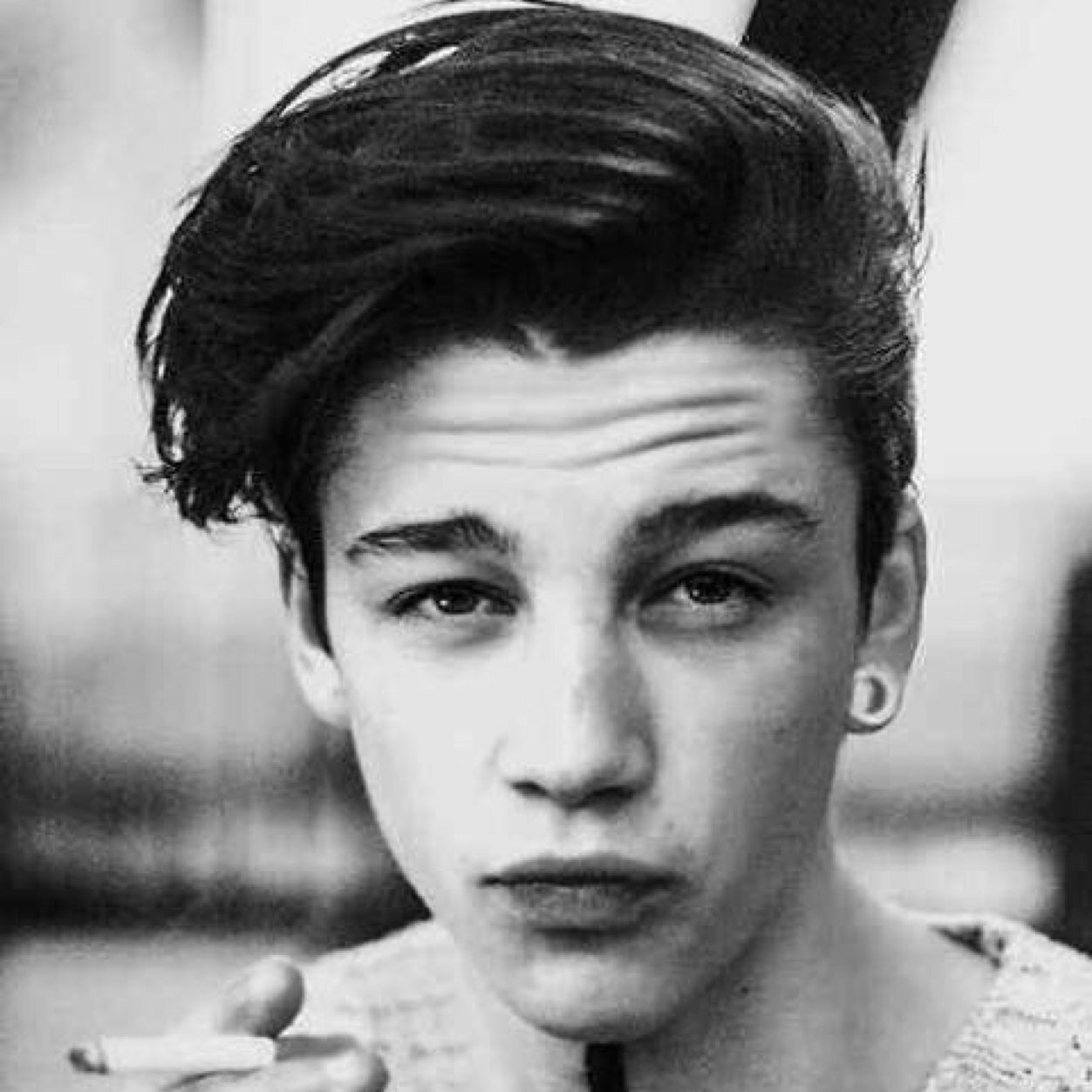 Ashley Stymest • bisex • single • molto stronzo • stregone,volo,controllo gli elementi e parlo con i morti• jenjen è la mia piccola • irwino aw•