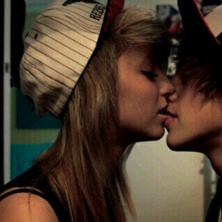 sexnoxphone's profile picture. ‏حساب خاص لنشر ارقام البنات العاهرات والممحونات