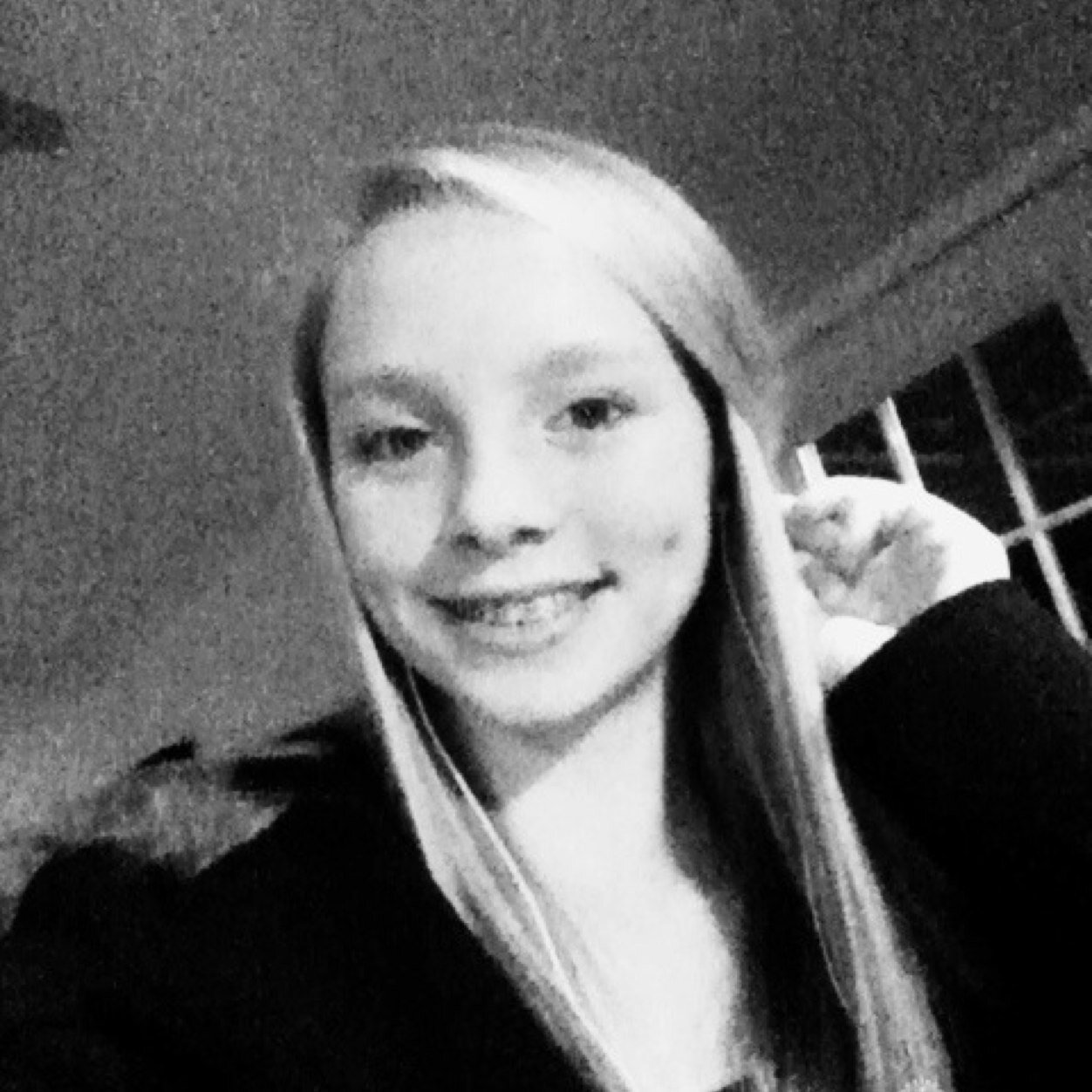I love to hangout with friends an im very outgoing. 
Taken: 01.06.14
My bestfriends is Maddie Morris and i love her like a sister.(: