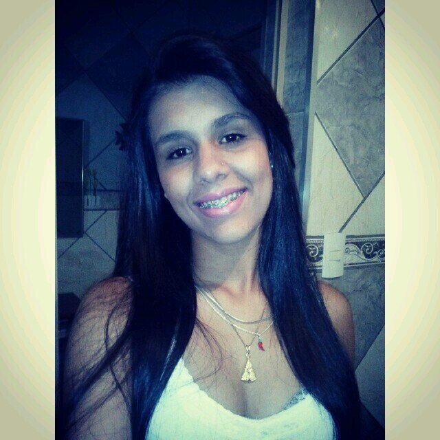 ' A dor que machuca é a mesma que ensina !* (: 
 INSTA: letticiiasoares