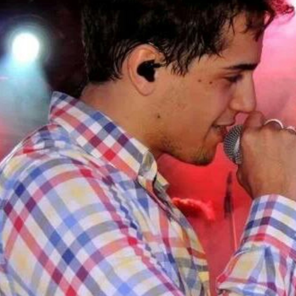 @ittalofer VC nos fez acreditar que um idolo pode,sim reconhecer o amr de uma fã. 1º FC de CUIABÁ since16.O7.2O12 DONA:Jasmyne e VICE:Ketlin