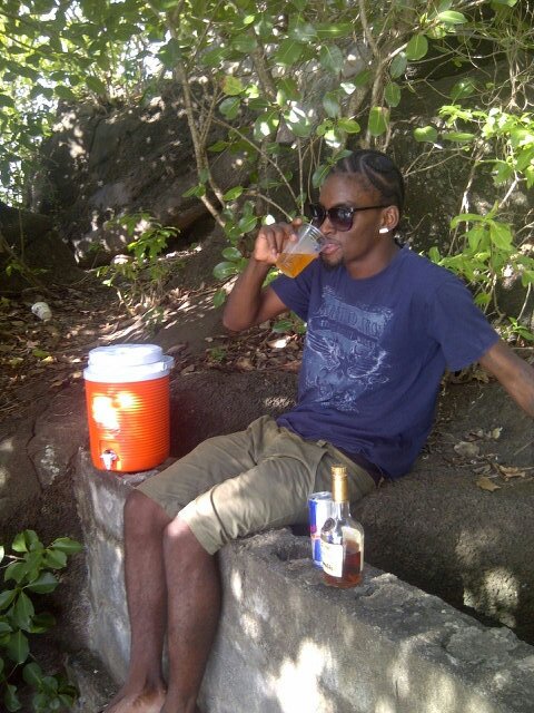 AM SOO FLY DAT I NEED SOME WINGS LIKE THE BIRD TWITTER ,SO JUST FALLOW ME IN THE SKY......