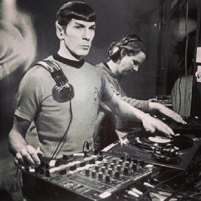 Everybody be cool. Alternative Saturday Nights at The @oldbrownjug by Jack Dooley & Fred Bear.
