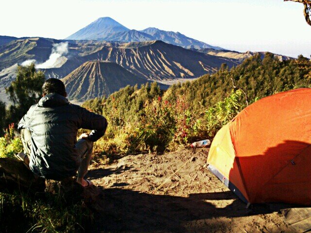 fandigunawan's profile picture. Remah-remah software engineering di kaleng Khong Guan