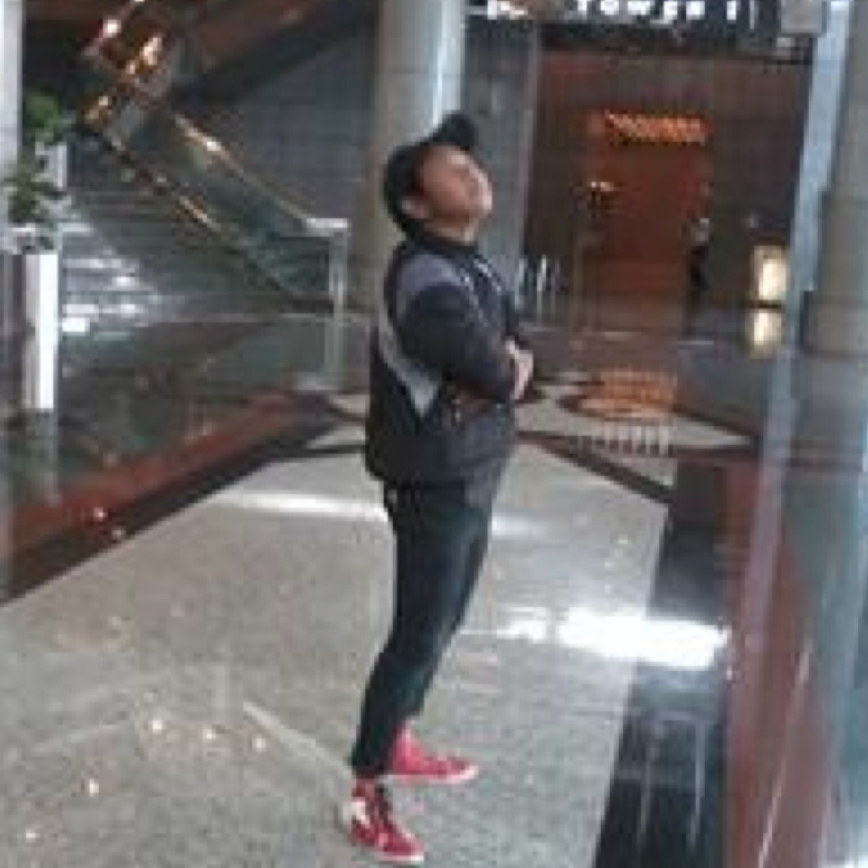 afif_zivt's profile picture. Sbnarnya kita hanya mainn yg harus mnjalani hidup.,, jangan prnah mlihat keatas jk kau ingin tau siapa drimu.,,