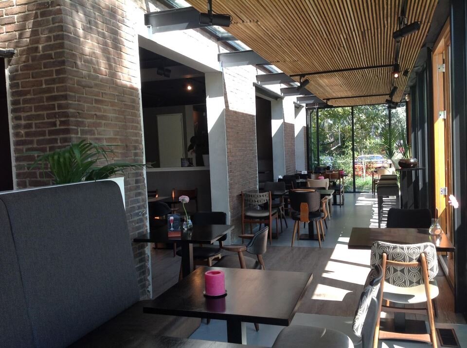 Dagelijks geopend vanaf 11.00 uur.
Lunch van 12.00 - 16.30 en diner van 17.00 - 21.00.