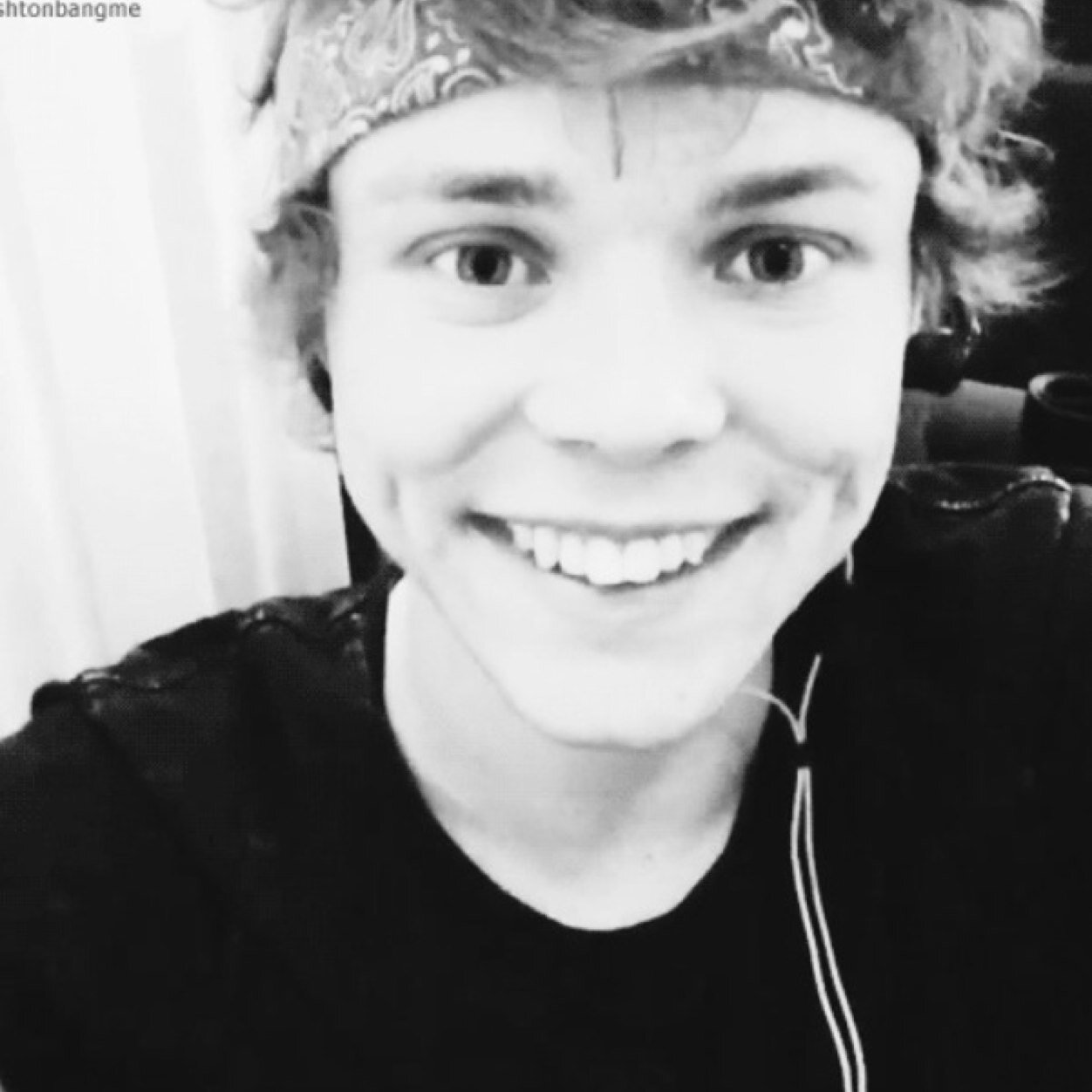 @5SOS CONCERT APRIL 19TH {{@fagstagram1}}
