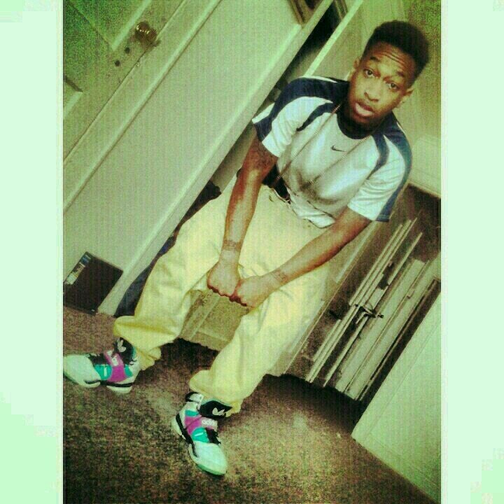 Im Tre Kool , 19yrs old & Im A Music Producer/Artist/Graphic Designer/for Features Or Booking email ( TreKool8@gmail.com )#100it
