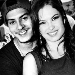 De todos os loucos do mundo eu quis vocês ♥ @Aguiarthur e @lua_blanco.
Rebelde Para Sempre , Lembram ?  (Since : 25/04/13)