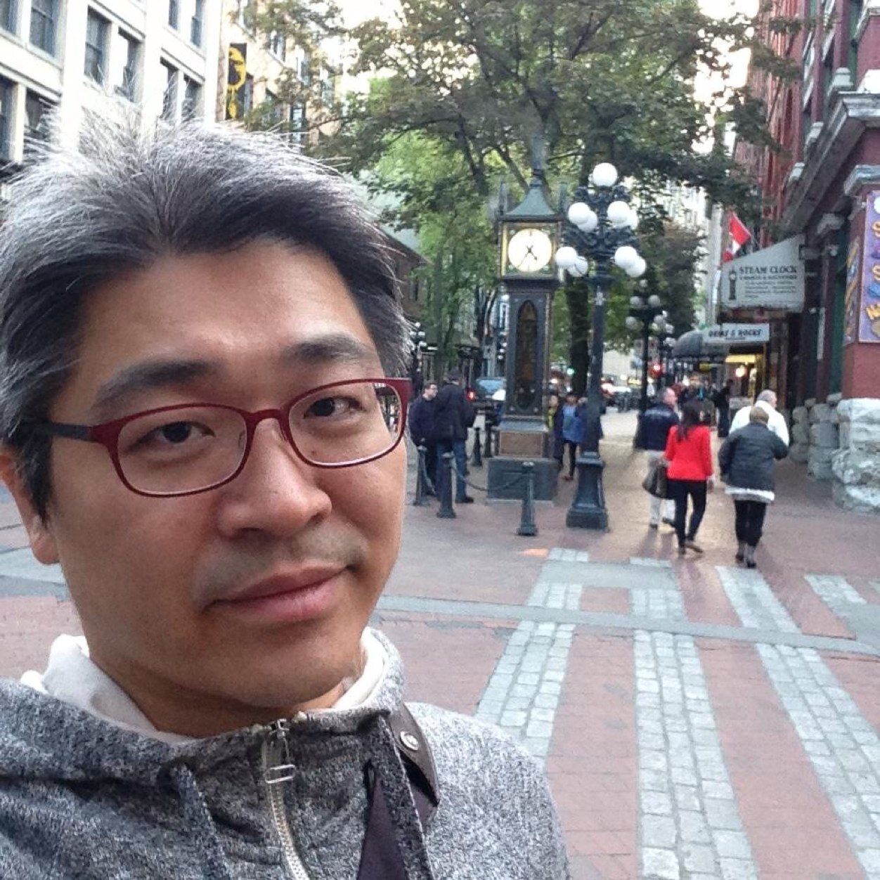 zuarim's profile picture. Connecting Dots