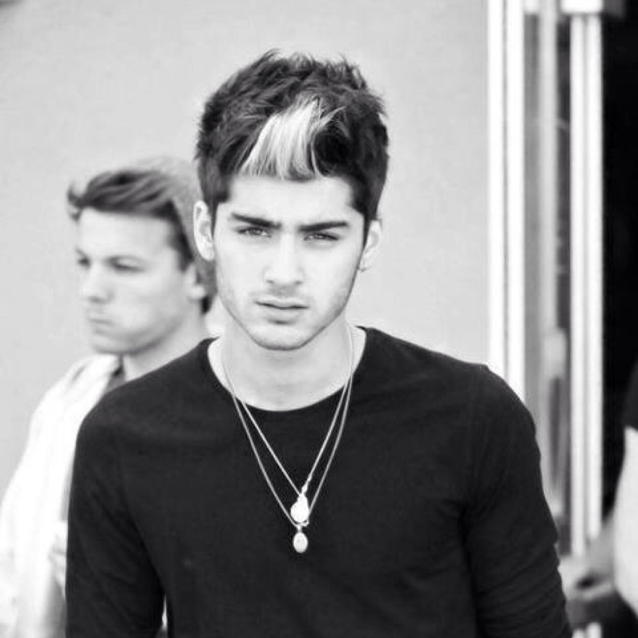 ✌️ Since ive given you a free follow it would be great if you followed @horanpretzels !! She follows back ✌️