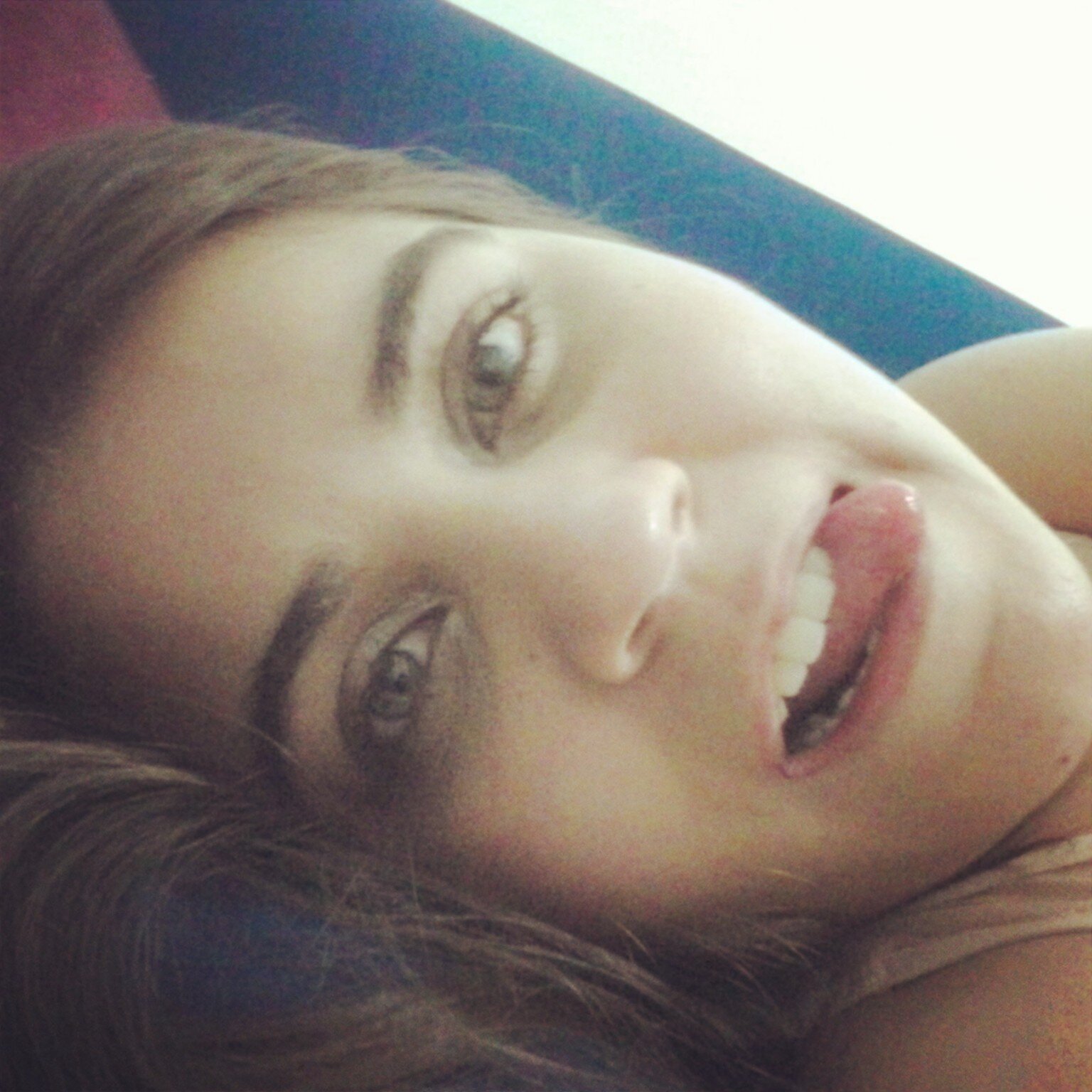 Eu sei, o amor vencera
seja onde for, eu sei
pois eu vou estar contigo(8) (Kiara e Kovu)