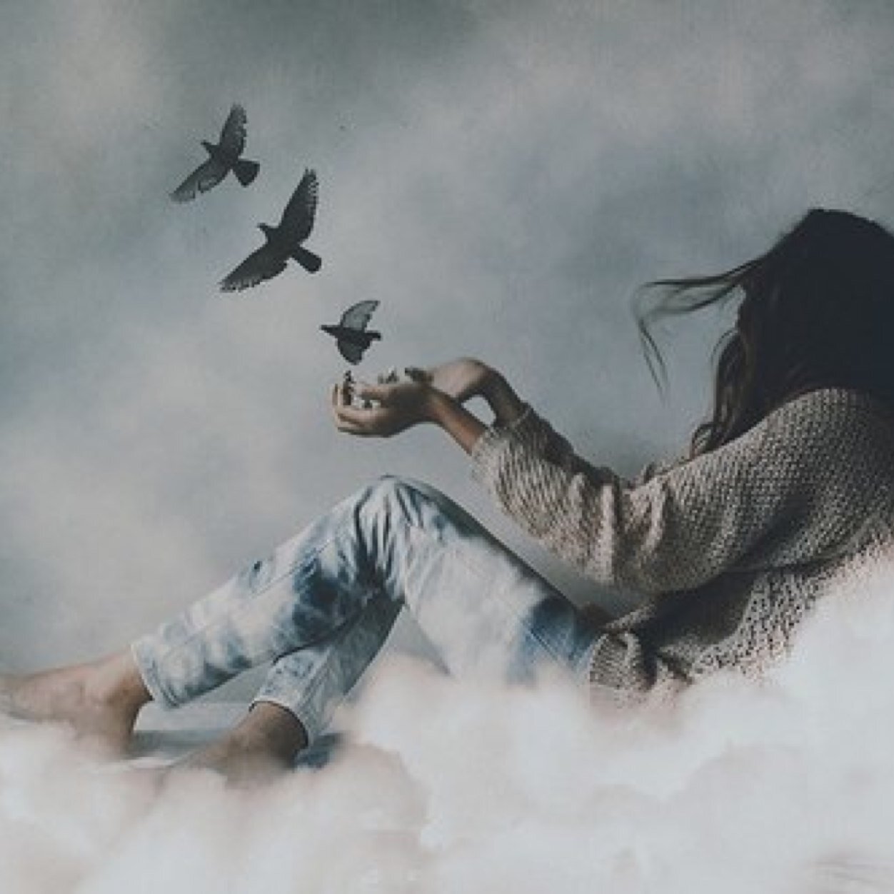 ♱ The happy girl who cries at night ♱