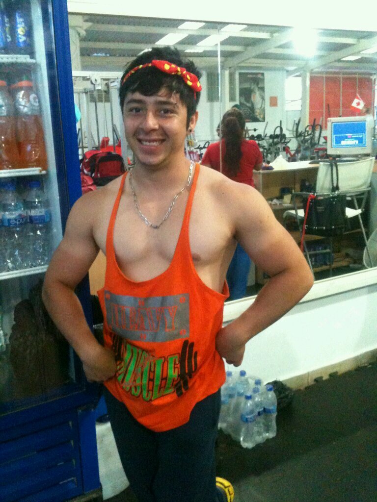 Estudiante de Comunicacion.
apasionado al deporte.