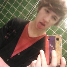 Uitgaan~Drank~Vrienden~wijn~Gay~Fun~groningen ~brood&banket~shoppen~Familie~follow=follow back~muziek~assen