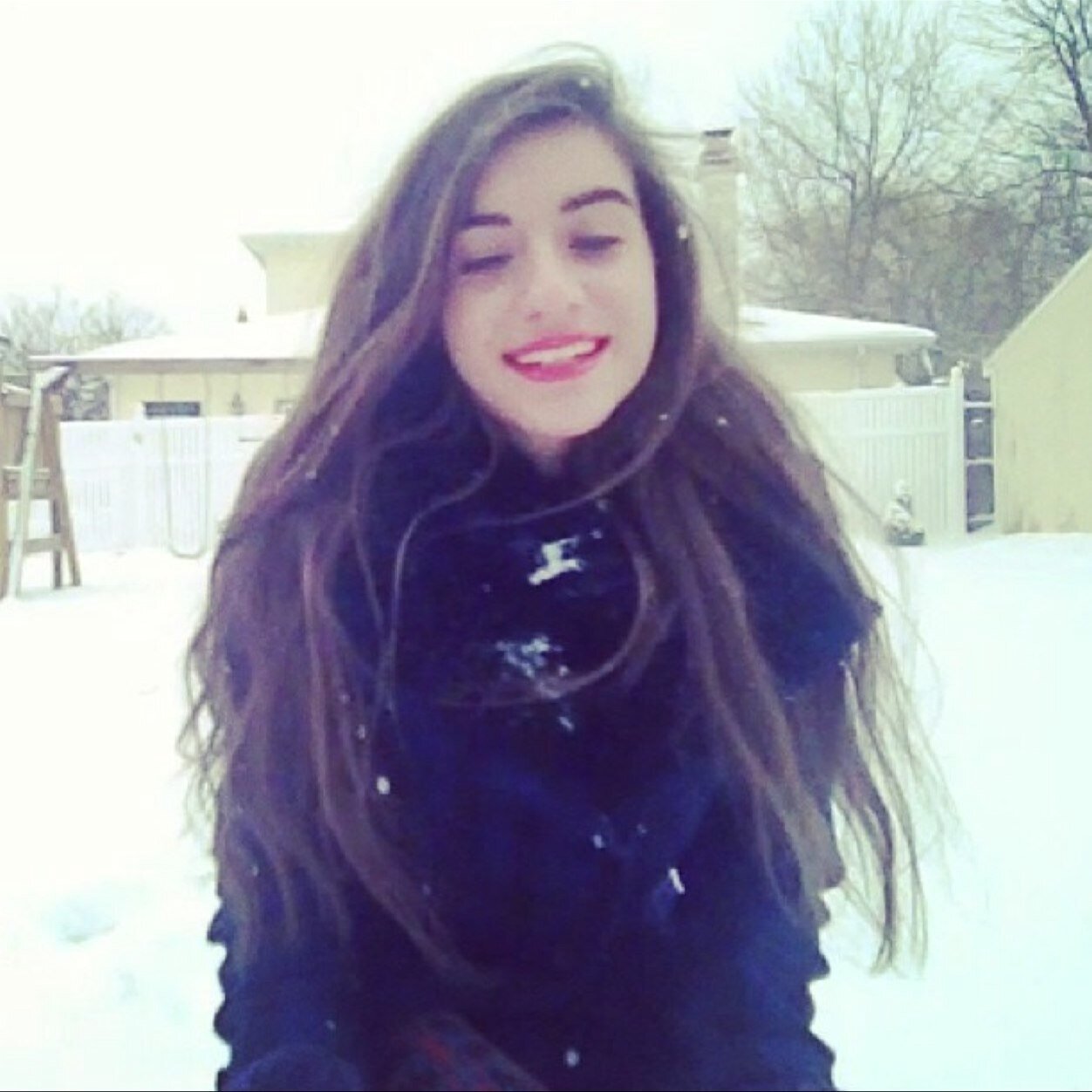 FREE FOLLOW. IN RETURN, PLEASE SUBSCRIBE AND