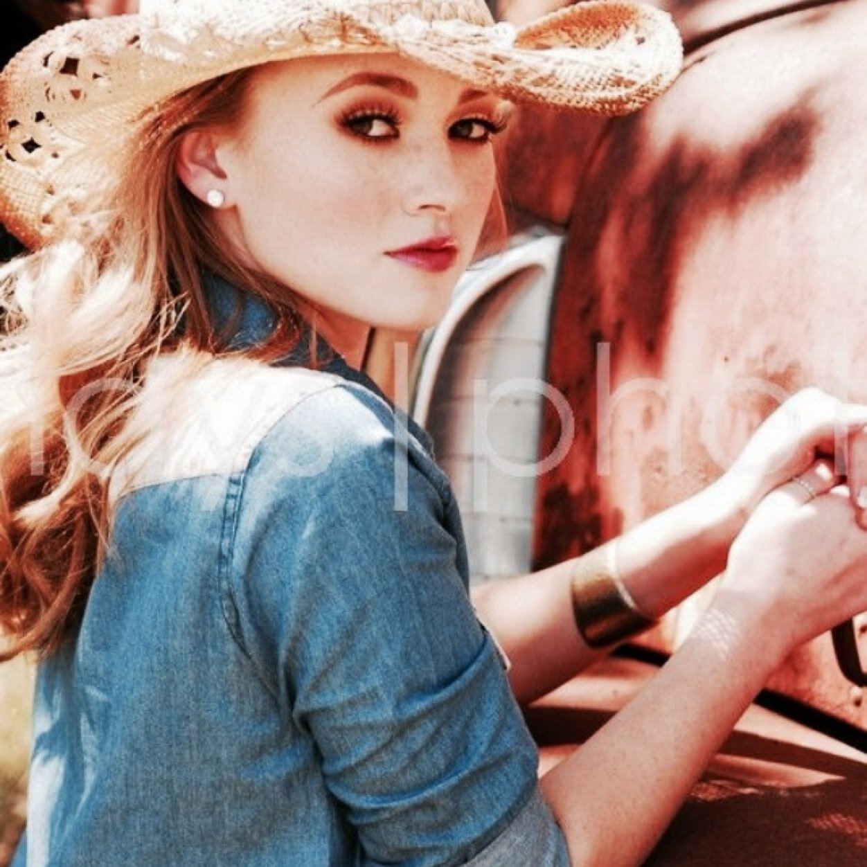 hhumpy's profile picture. Hello