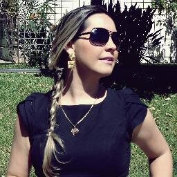 Pessoas normais existem e também existe um ser chamado eu.