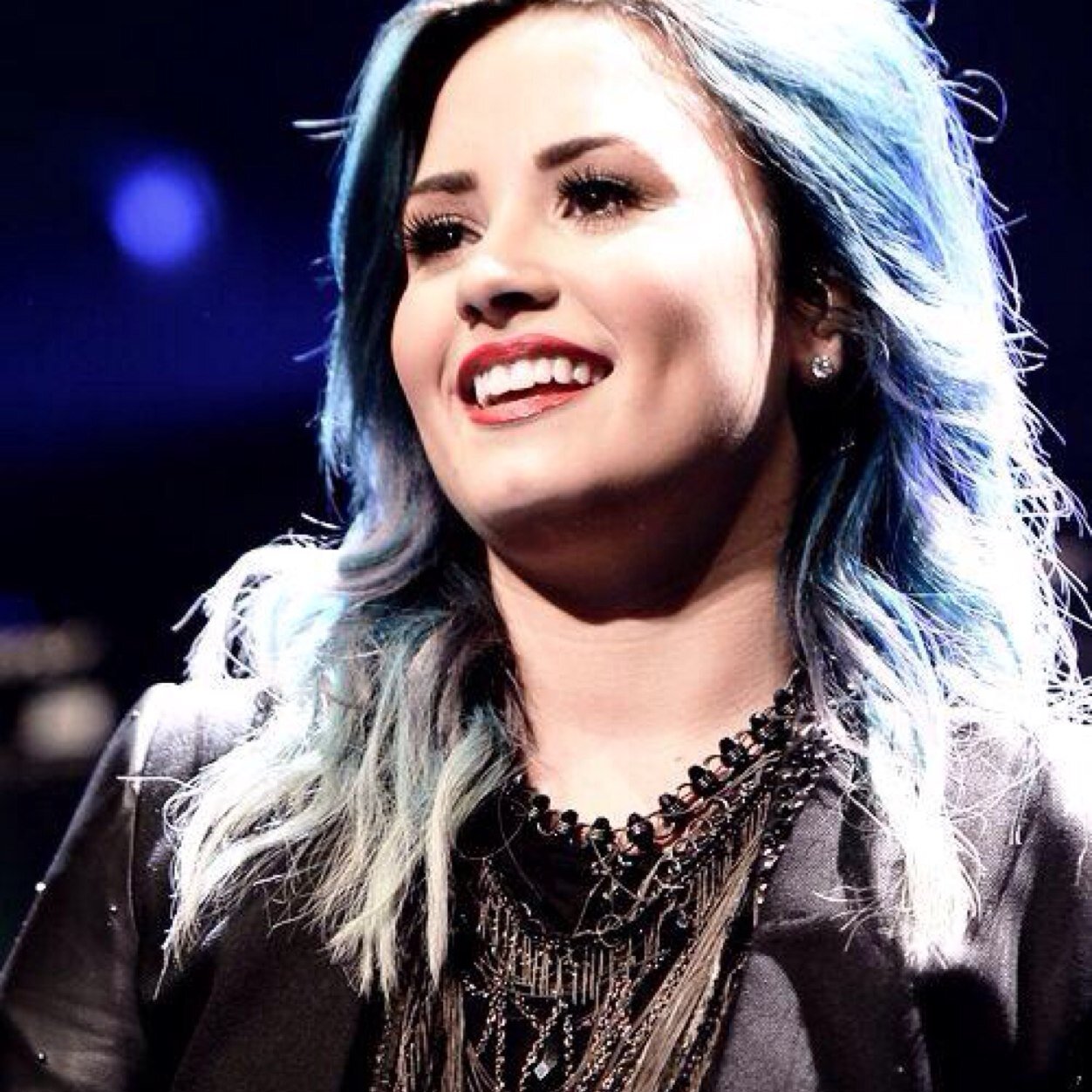 free follow bc i love you!Go and follow @lovaticboy_0 he give you the free follow ily