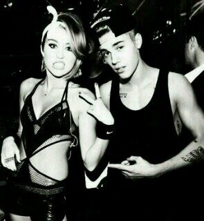 MBIRONfanfictio's profile picture. Konto założone specjalnie na rzecz mojego bloga, fan-fiction o Justinie Bieberze i Cassie Benson (Miley Cyrus)
