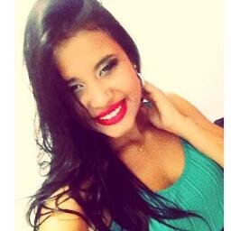 Oi, sou a Gaabs tenho 19 aninhos.Taurina, estudante de Engenharia Civil , sonhadora incurável , intensa ao extremo !! Minha paixão é a música , Adoro ler livros